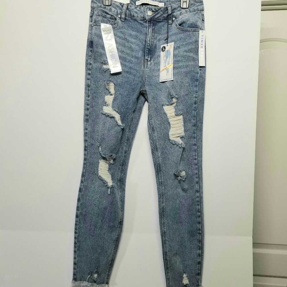TilsenTown Hi-Rise Ripped Jr Mom Jean